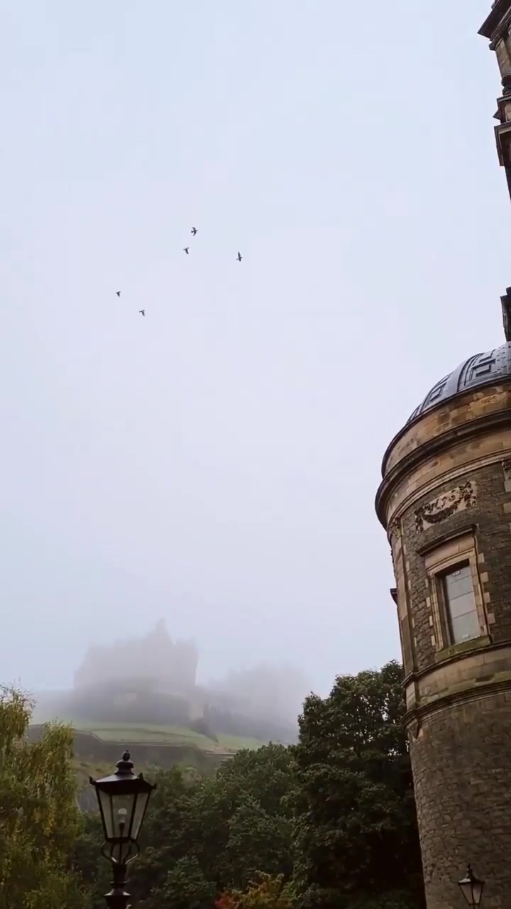 Edinburgh's Rainy Charm: Historic Sites in Mist