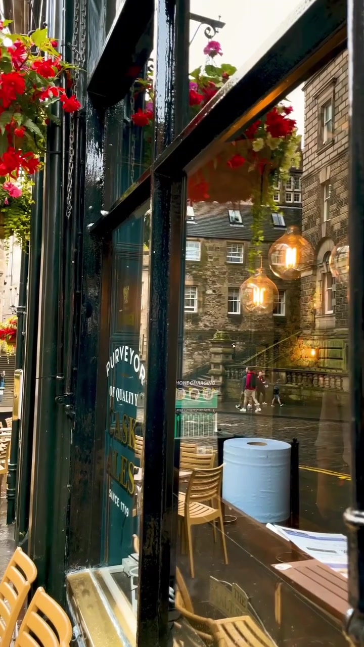 Edinburgh Rainy Street Scene: Pub View