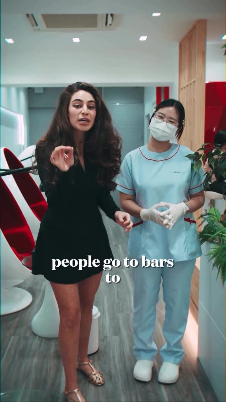 Thailand Smile Bars: Teeth Whitening Revolution