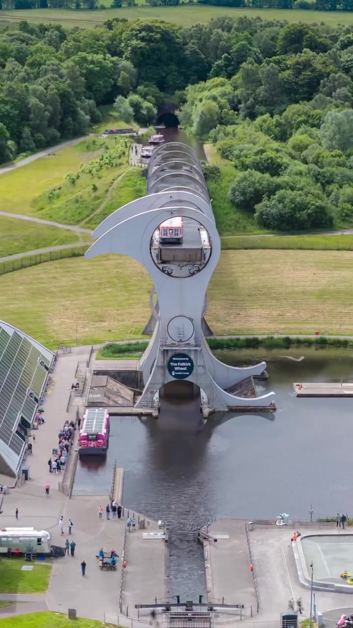 Falkirk Wheel: Scotland's Rotating Boat Lift