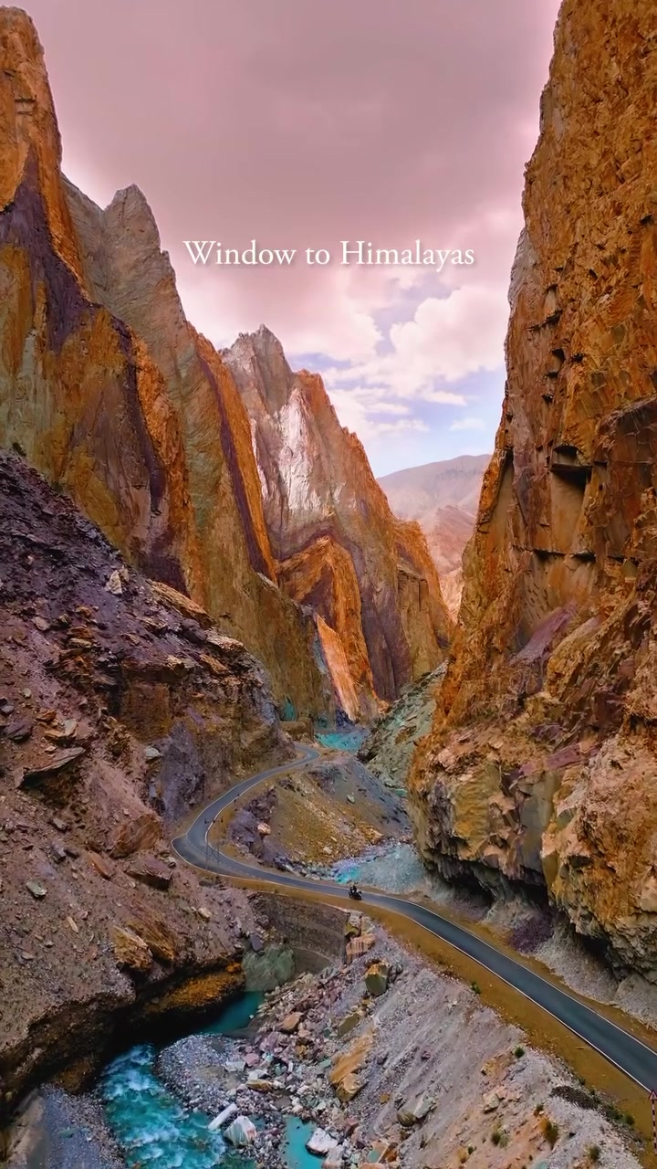 Himalayan Road Trip: Ladakh's Breathtaking Canyon