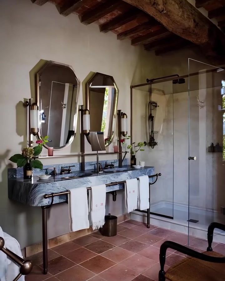 Elegant Vanity Ideas for a Luxurious Bathroom