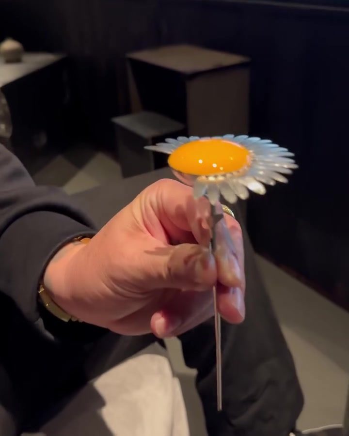 Crafting Flowers from Egg Yolks: A Unique Crafting Guide