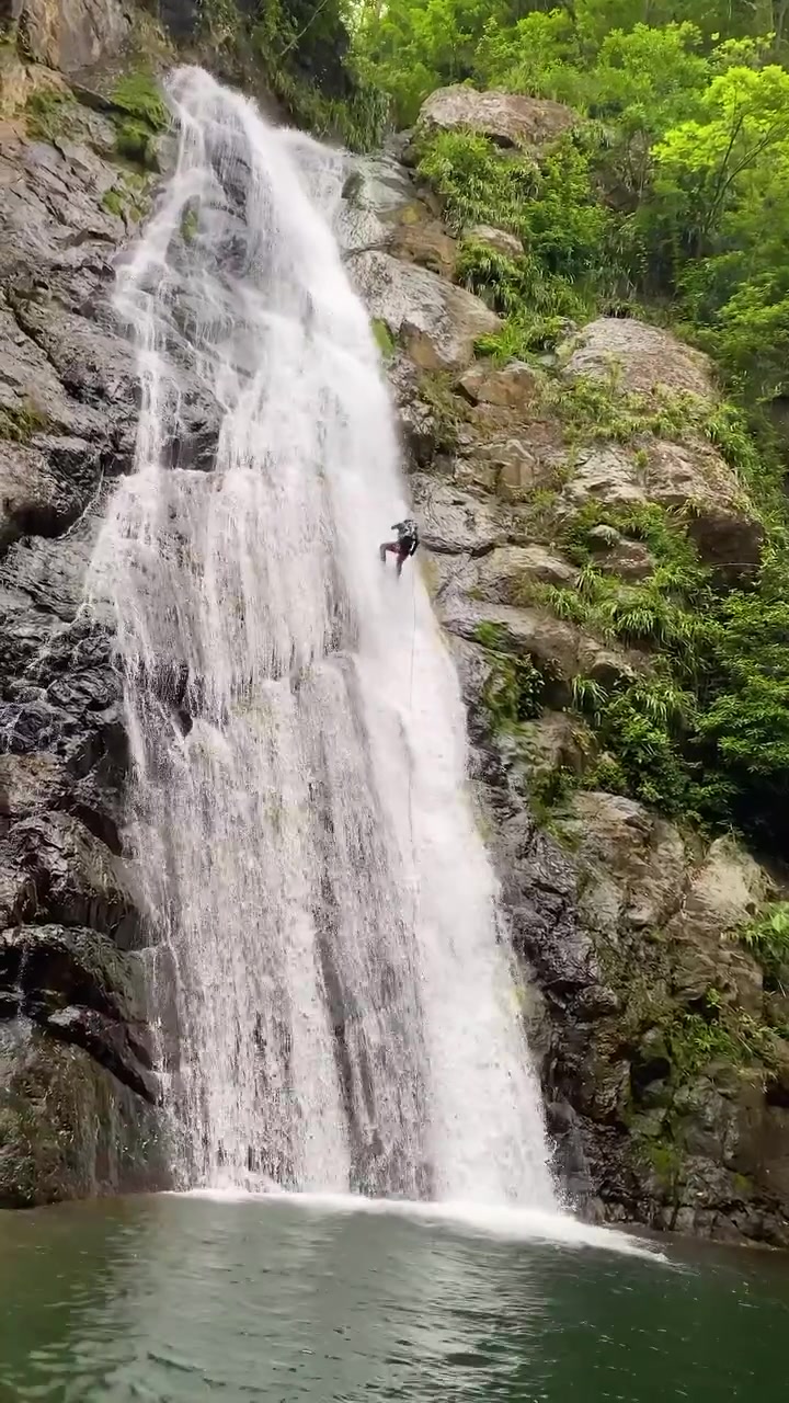 Waterfall Rappelling in Panama: Soledad Adventure